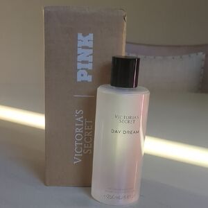 New Victoria Secret Fine Fragrance Mist Day Dream 8.4 oz